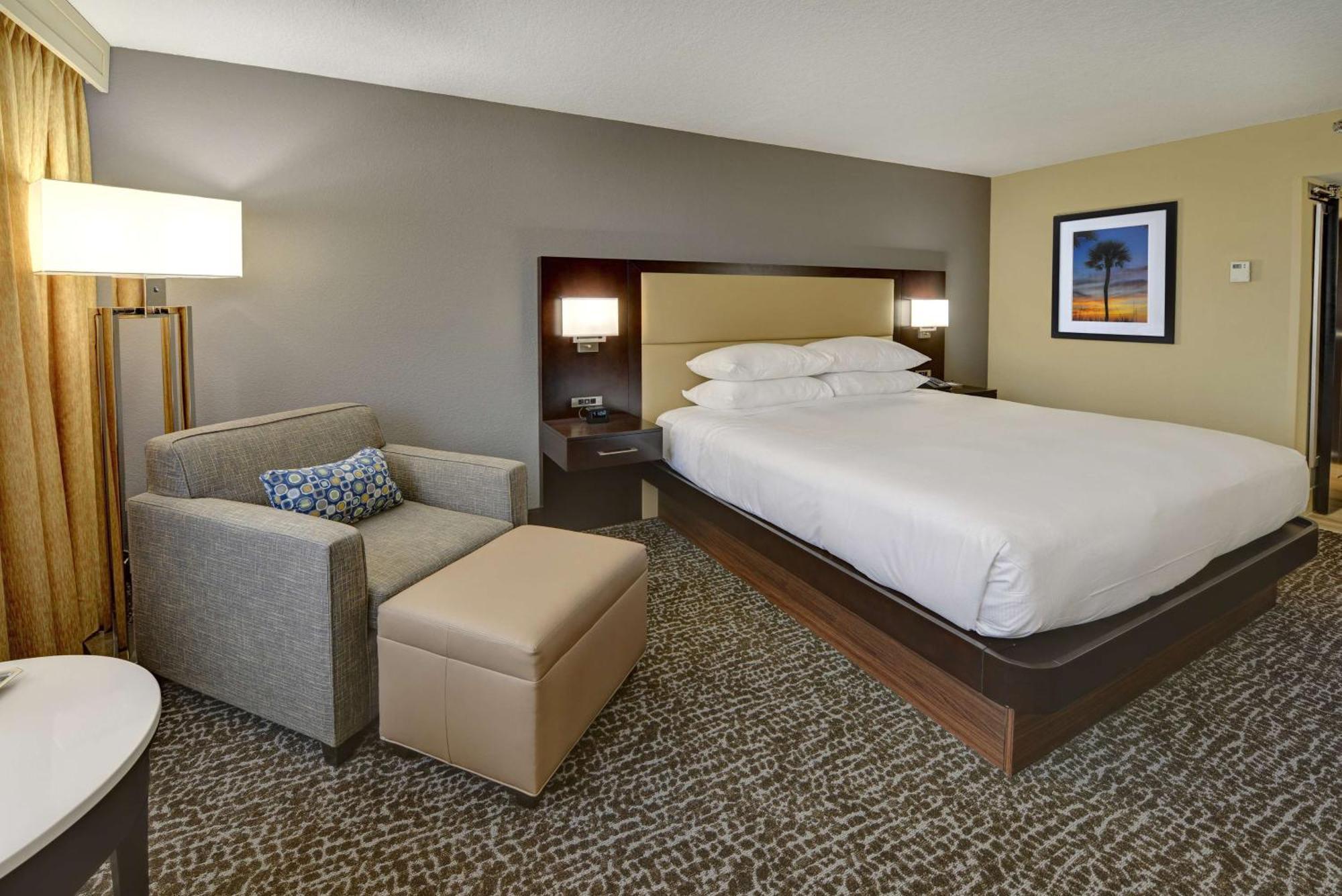 King Room with Tub - Mobility and Hearing Access