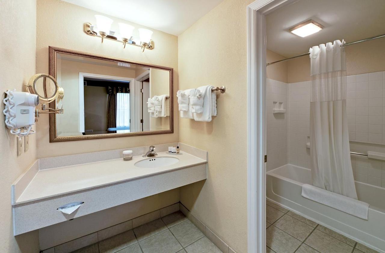 Executive Queen Room