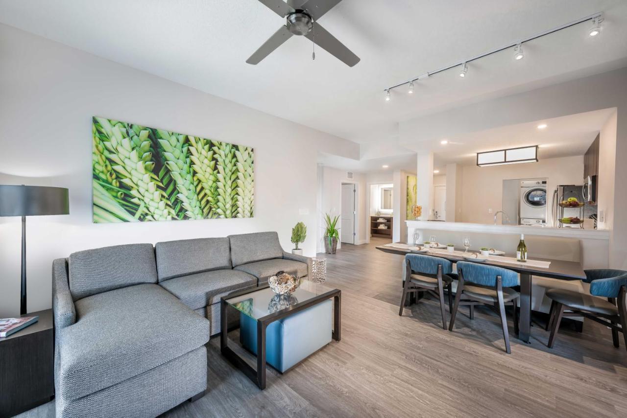 Two Bedroom Suite ADA Accessible Bathtub Water Park Access