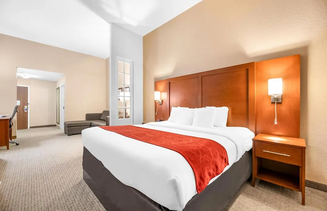 Comfort Suites Orlando Airport-1