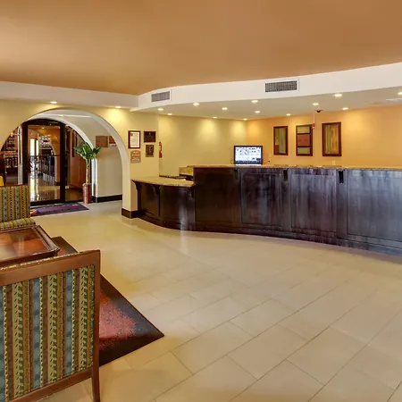Clarion Inn & Suites At International Drive-3