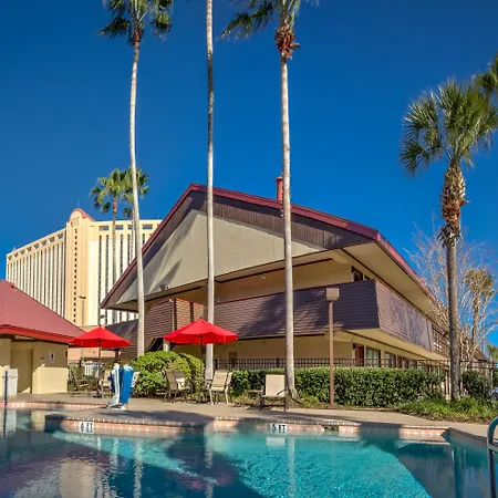 Clarion Inn & Suites At International Drive-2